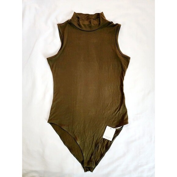 MANGOPOP Women's Army Green Mock Turtleneck Sleeveless Tank/ Bodysuit Size: S - Picture 9 of 11